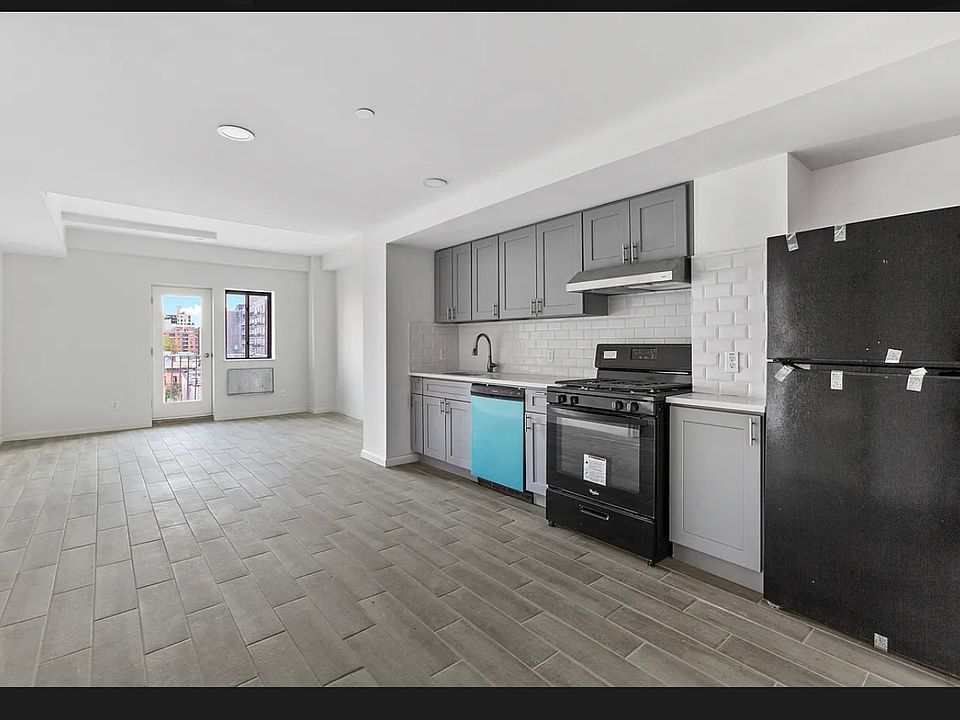 1st image of 14-43 31st Ave #5C