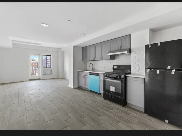 14-43 31st Avenue image 1 of 9