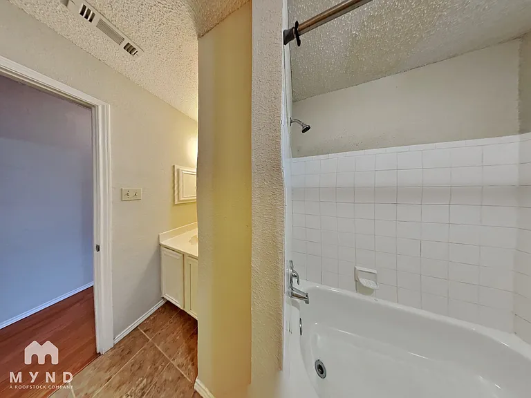 3205 Meadowview Dr — Photo 25