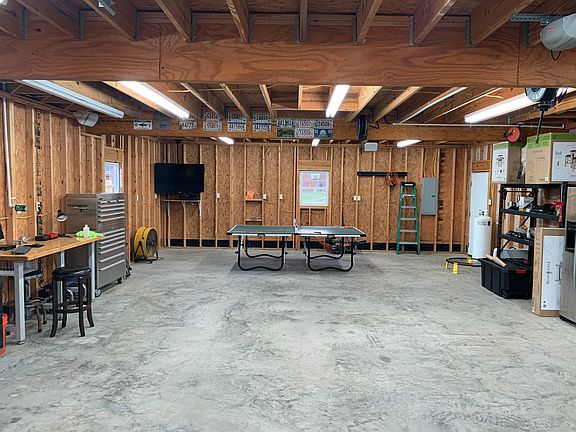 Interior 1200sqft Shop