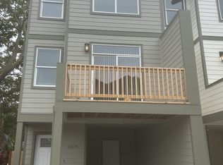 11175 SE Stark St, Portland, OR 97216