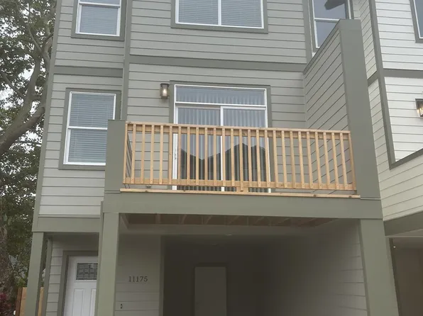11175 SE Stark St, Portland, OR 97216