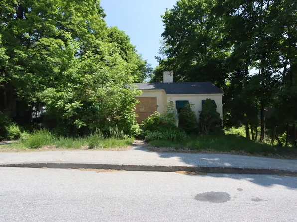 86 Western Avenue, Auburn, ME 04210