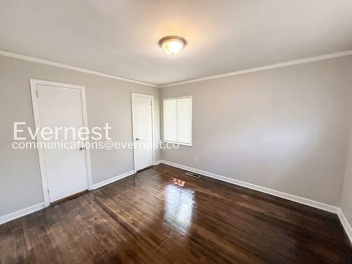 1232 Oakwood St — Photo 14