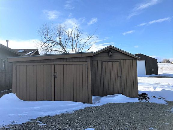 2nd image of 6 Ponderosa Dr