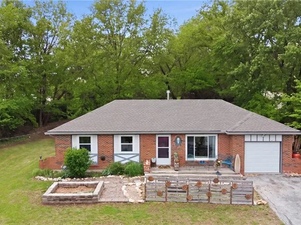 424 S 86th St, Kansas City, KS 66111