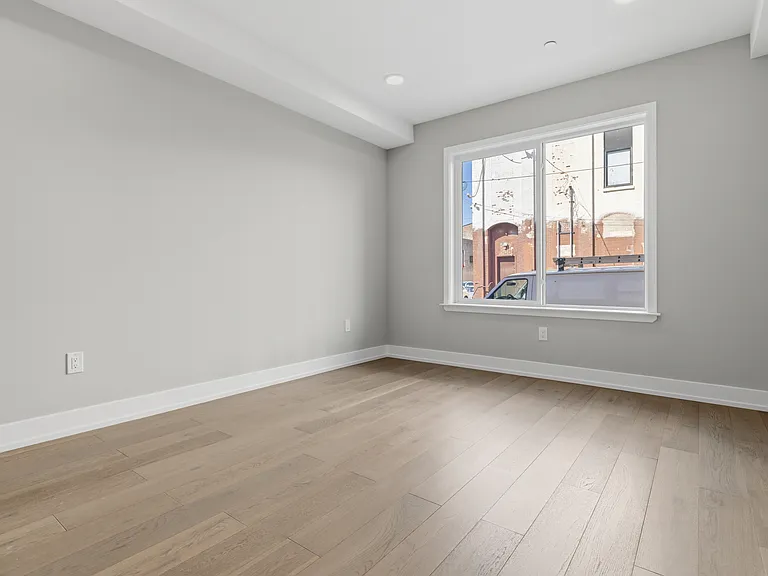 1111 S 24th St #103 — Photo 21