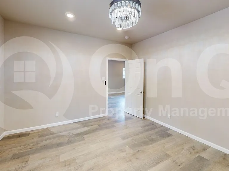 2209 Wellington St — Photo 13