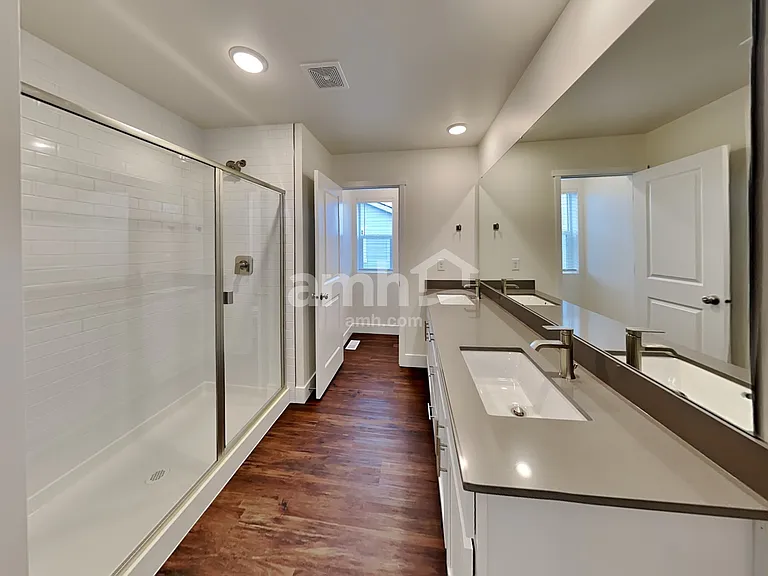 657 Dudley St — Photo 18