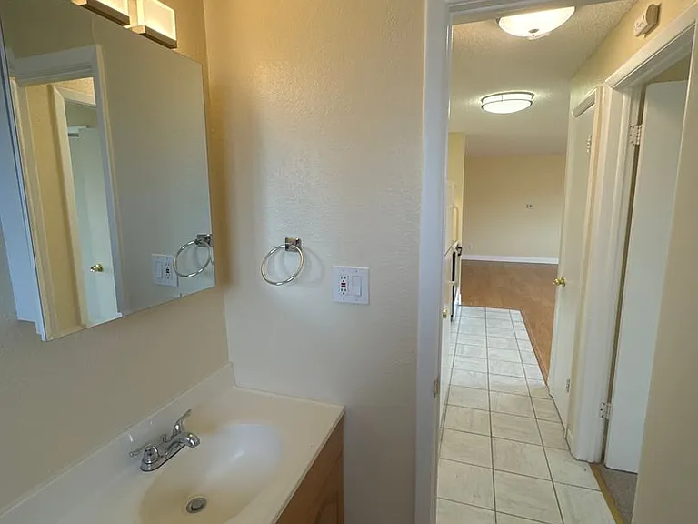 Spartan Court Apartments — Photo 10