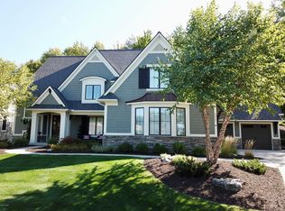 5807 Manchester Hills Dr SE, Grand Rapids, MI 49546