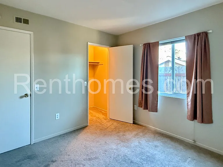 1160 Via Camellia — Photo 17