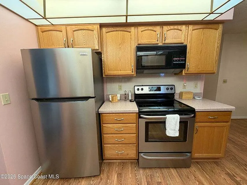 629 Ebony Street - 1 — Photo 4