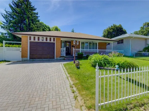 1469 Queens Blvd, Kitchener, ON N2M 5B3