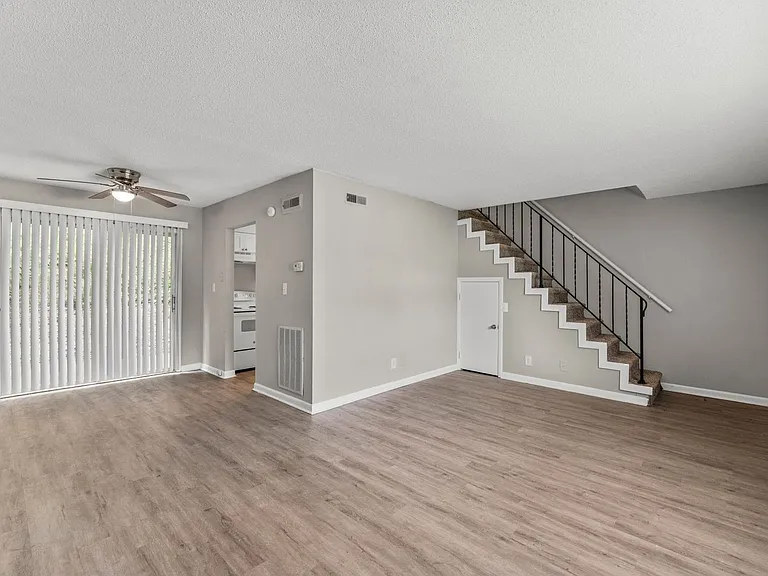 Updated 2BR Townhomes in East Ridge — Photo 2