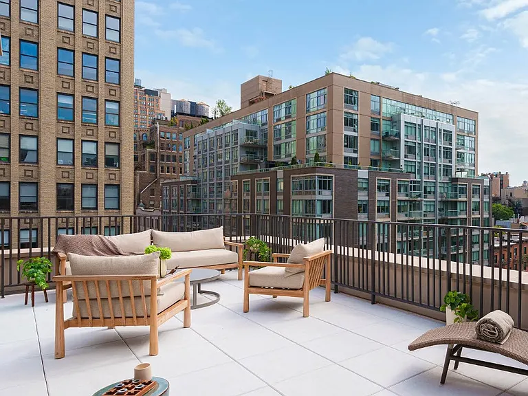 Welcome to Mabel, where urban living meets rooftop tranquility. Enjoy stunning city views from your private outdoor oasis. This modern space offers stylish amenities and a vibrant community. Schedule your tour today and elevate your lifestyle!