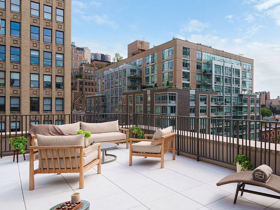 Welcome to Mabel, where urban living meets rooftop tranquility. Enjoy stunning city views from your private outdoor oasis. This modern space offers stylish amenities and a vibrant community. Schedule your tour today and elevate your lifestyle!