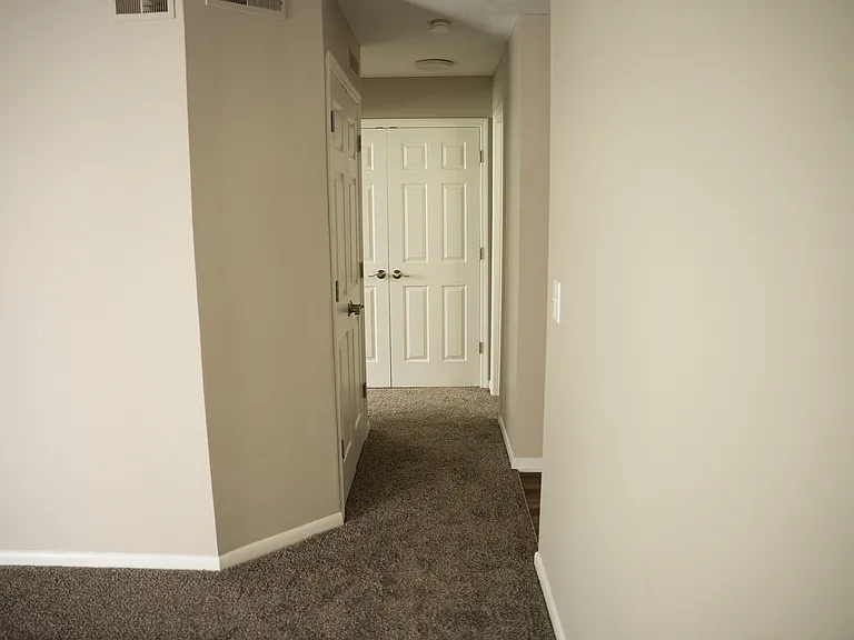 Woodland Apartments — Photo 7