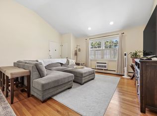 47 Valley Rd #B3, Cos Cob, CT 06807