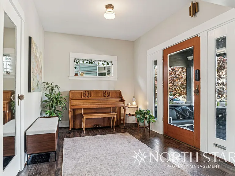 2224 NE 46th Ave — Photo 4