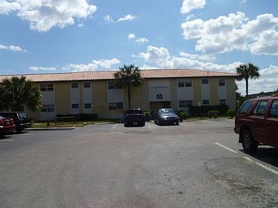 1st image of 1200 SW 52nd Ave APT 113-1