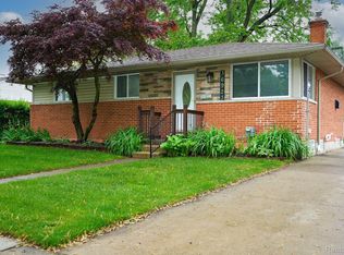 36923 Ledgestone St, Clinton Township, MI 48035