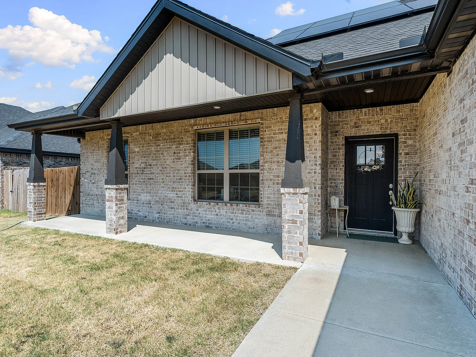 4 bed, 1955 sqft, $2,200 — Photo 4
