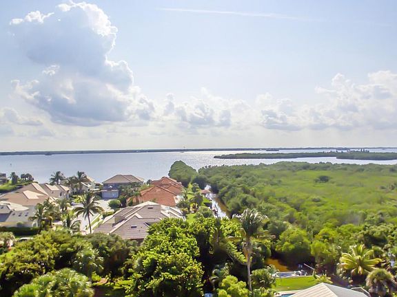 3rd image of 275 Sea Dunes Dr