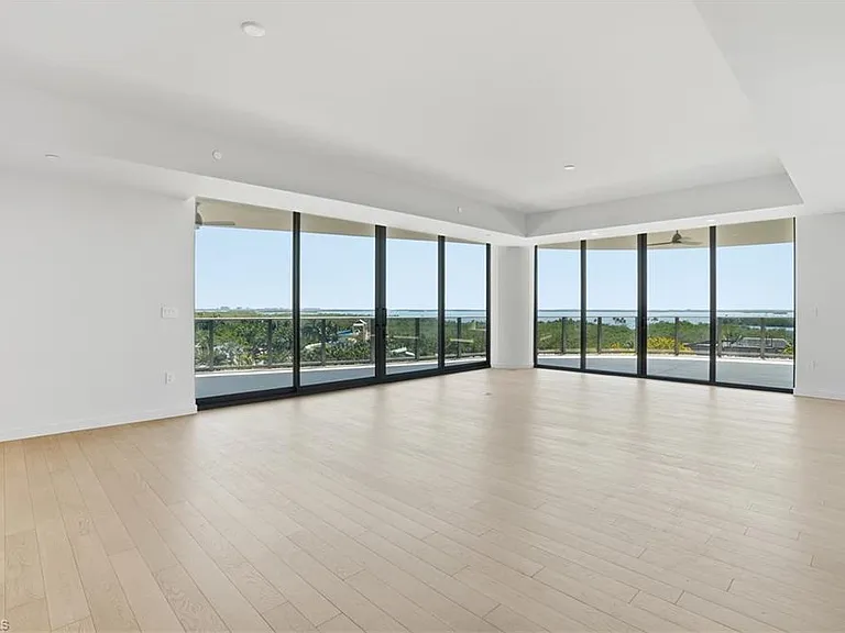 5100 Seagrass Blvd #306 — Photo 9