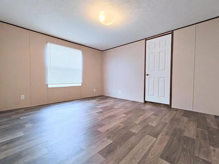 337 W Tower Ln — Photo 5