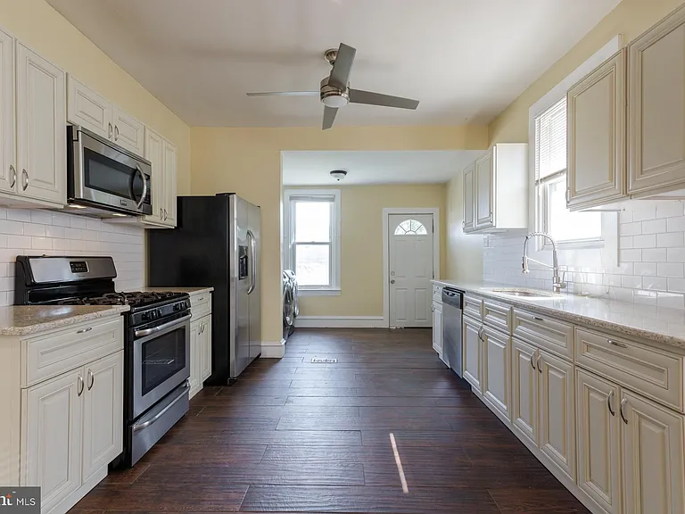 1213 Friendship St — Photo 11