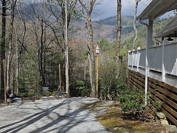 5th image of 159 Hidden Springs Rd