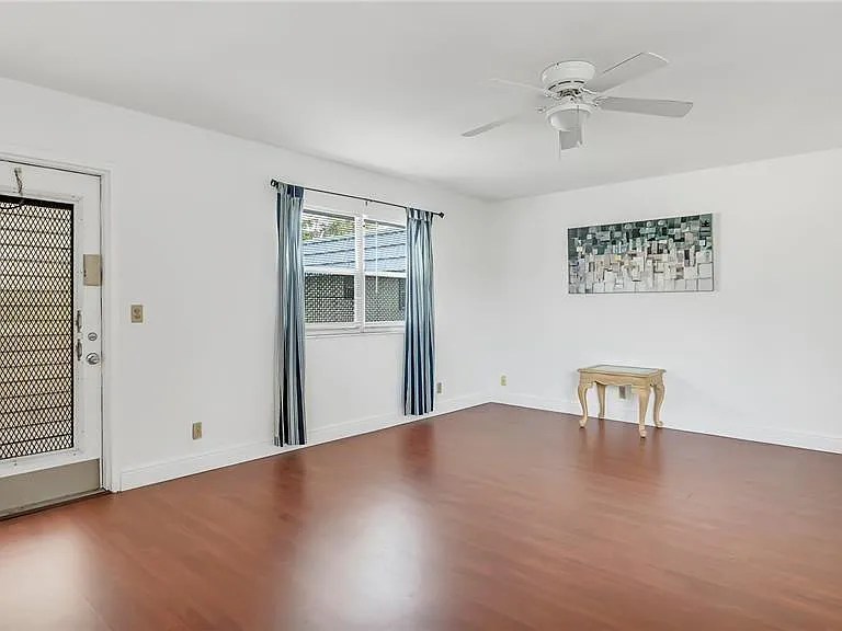 703 Brittany Park #O — Photo 7