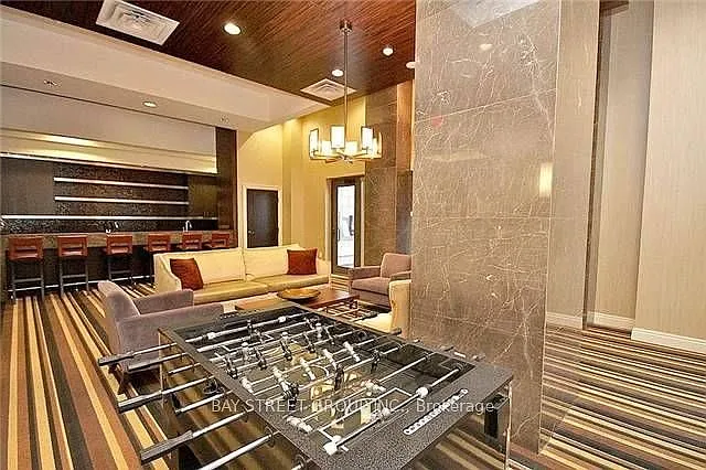 3 bed, $2,699 — Photo 4