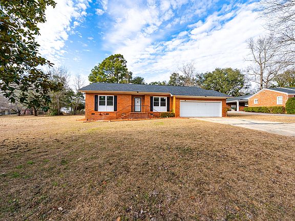 3rd image of 36 Ellen Dr