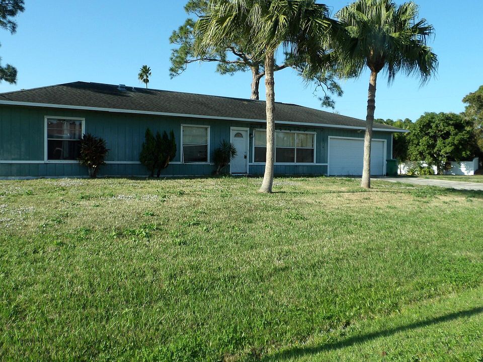 1st image of 682 NW Cardinal Drive