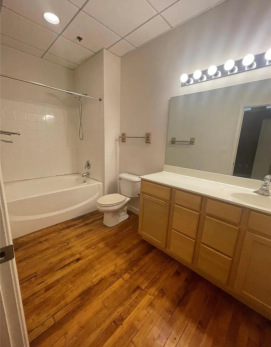 2 bed, 2.0 bath, 1340 sqft, $145,000 — Photo 4