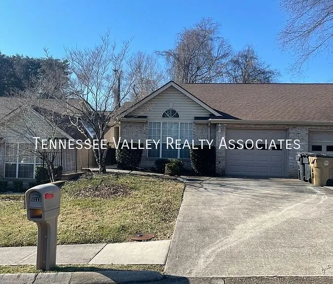 1513 Spelling Way — Photo 2