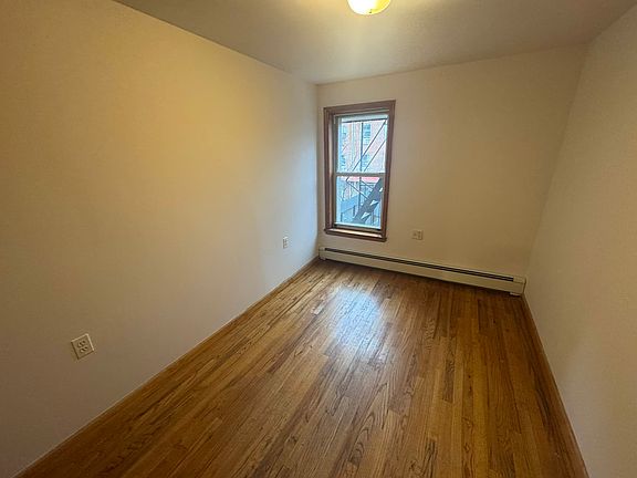 4th image of 51 Maspeth Ave #4