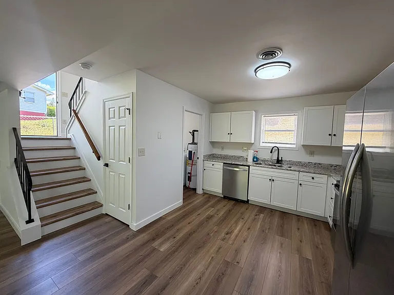 813 Ridge St — Photo 12