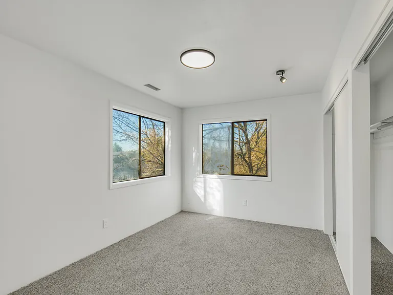 11525 SE Flavel St — Photo 23