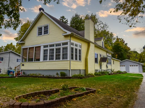 709 S Walnut St, Pontiac, IL 61764