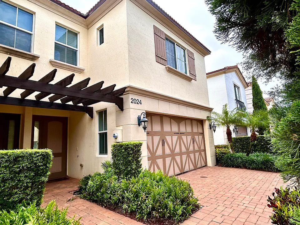 2024 Foxtail View Ct