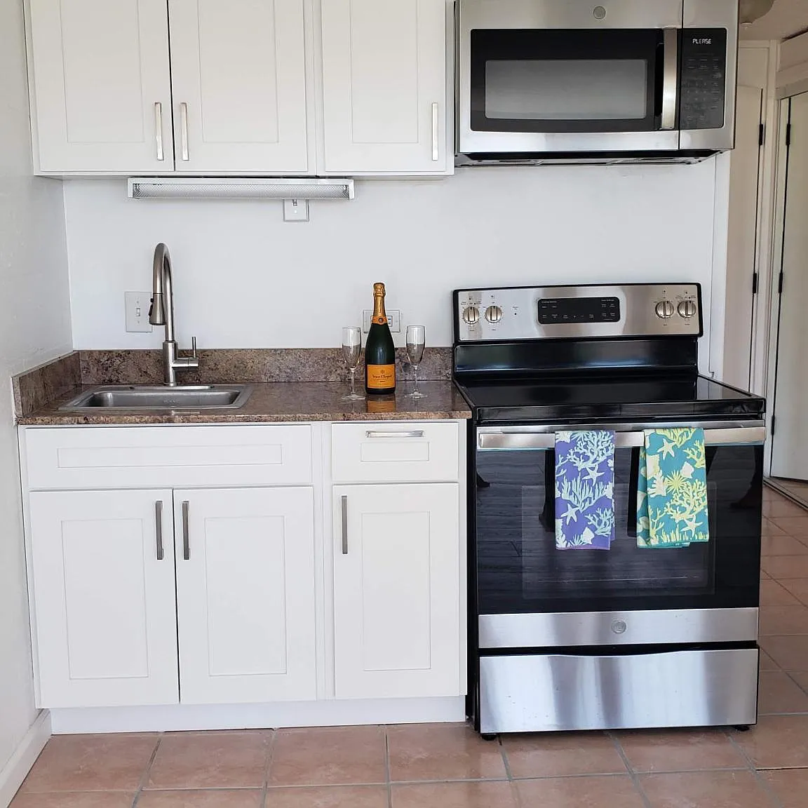 Studio, 366 sqft, $1,400 — Photo 4