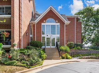 91 Hunt Club Dr #91, Saint Charles, IL 60174