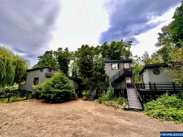15602 NE Arndt Rd, Aurora, OR 97002