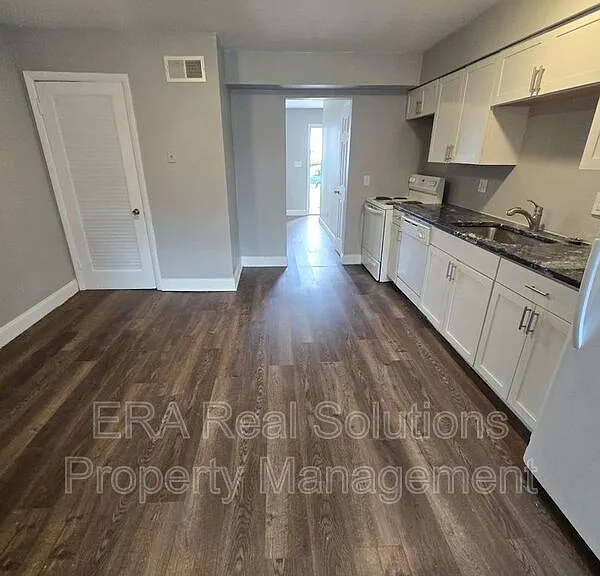 2999 E 11th Ave — Photo 7