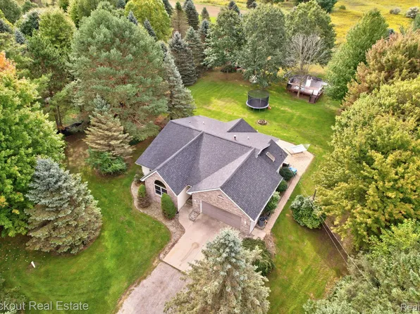 12600 Rathbun Rd, Birch Run, MI 48415