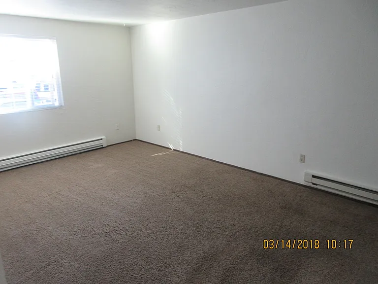 950 NW Sycamore Ave #10 — Photo 3