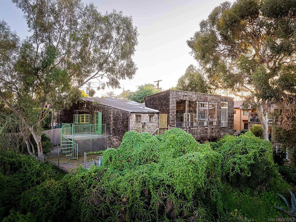 1st image of 720 W Montecito Way